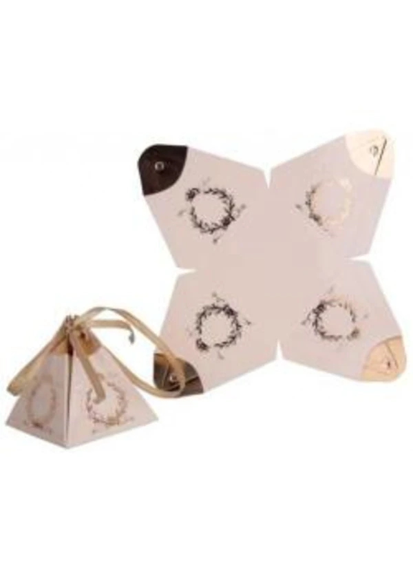 Krem Varaklı ?Piramit Lokum Kutusu 25'li